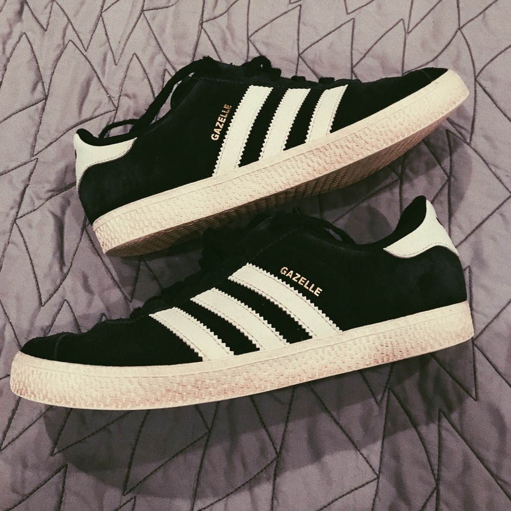 Adidas classic black gazelles with black tongue